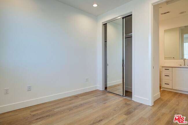 Building Photo - 4509 Saturn St