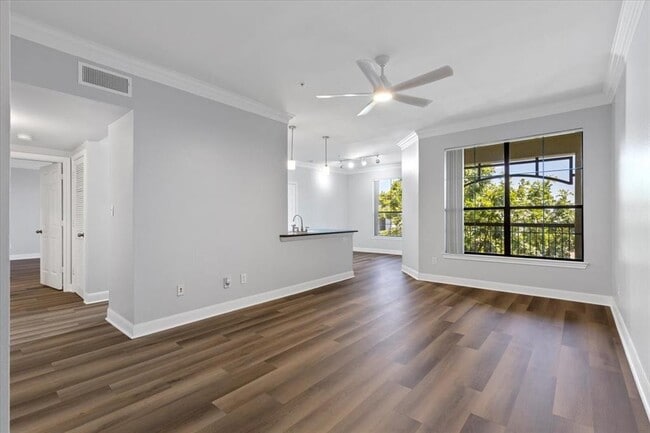 Building Photo - 7701 Rialto Blvd