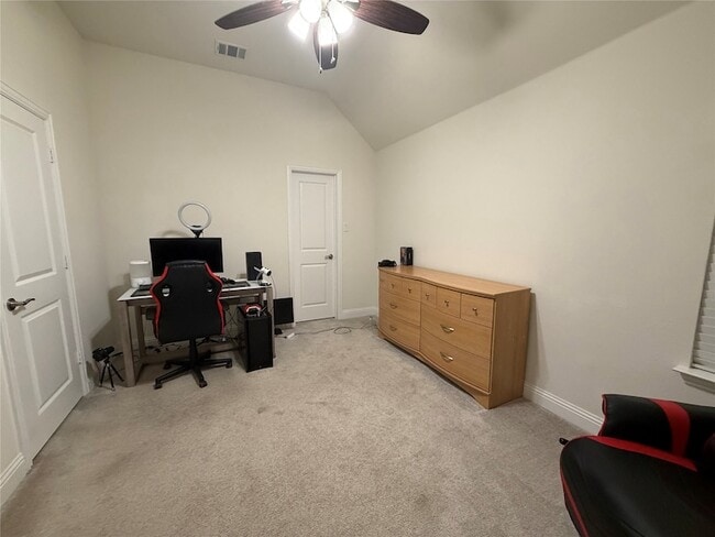 Building Photo - 9840 El Colina Dr