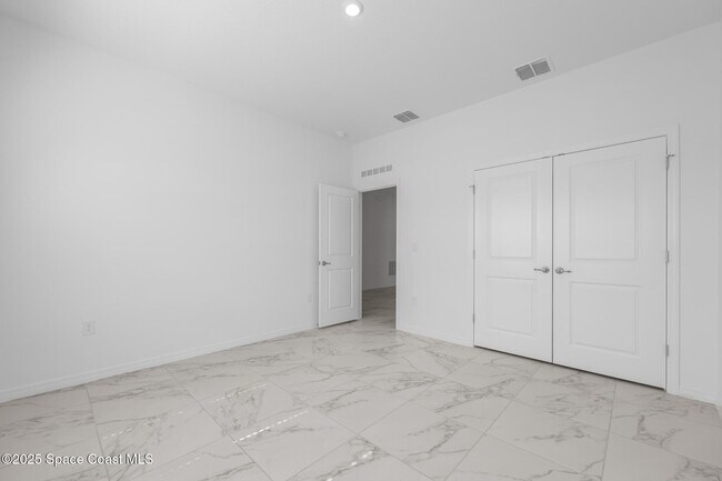 Building Photo - 6266 Moonrise Dr