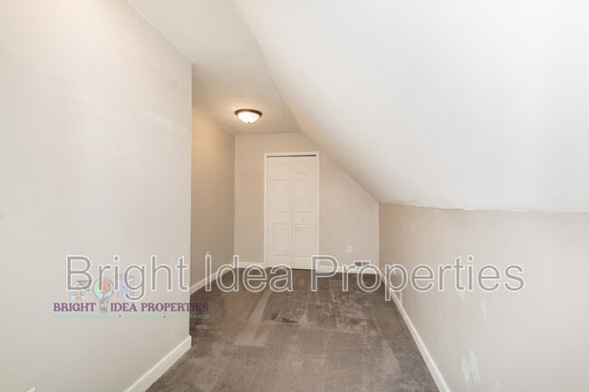 Building Photo - 3322 Clinton Ave