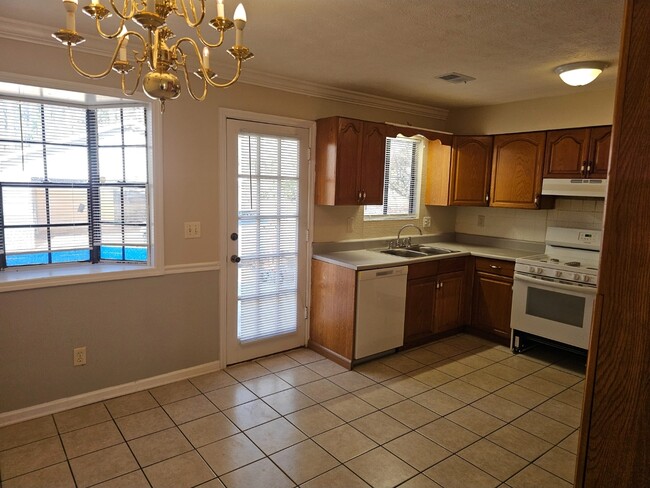 Building Photo - 3126 Caliente Ln