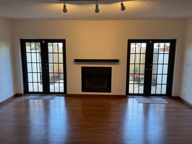 Living room - 810 SE 2nd St