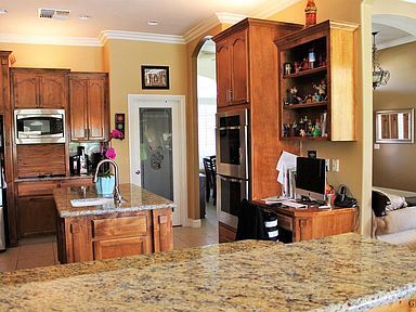 Building Photo - 12309 Thornwood Dr