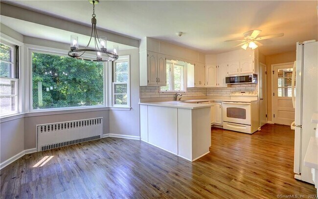 Building Photo - 32 Koger Rd
