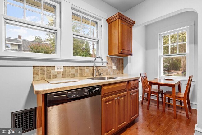 Building Photo - 126 Estaugh Ave