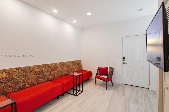 Building Photo - 427 NW 34th St