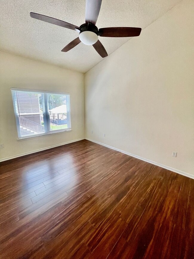 Building Photo - I-6 Palms of Amelia