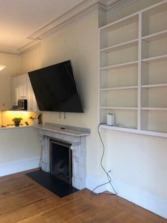Building Photo - 249 Beacon St