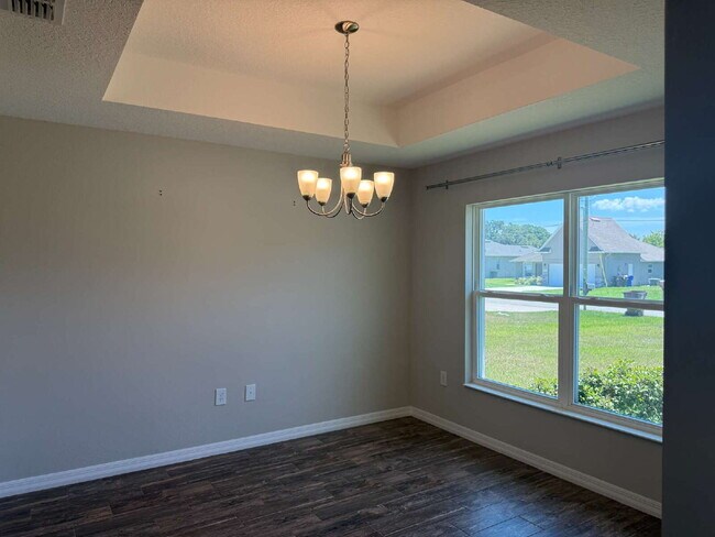 Building Photo - Beautiful and Spacious 3/2 with Separate Entrance 1/1 In-Law Suite, RV Parking