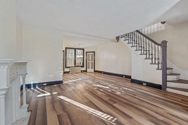 Building Photo - Spacious 5 Bedroom, 1.5 Bath Home in York, Pa!