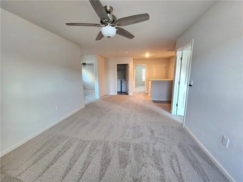 Building Photo - 359 King Vlg