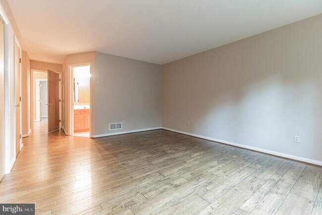Building Photo - 109 Foxfire Dr