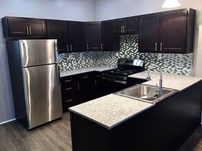 Building Photo - *** Mt. Washington * Renovated 4 Bedroom Home * Spacious & Stylish * One Block to Grandview * Pet...