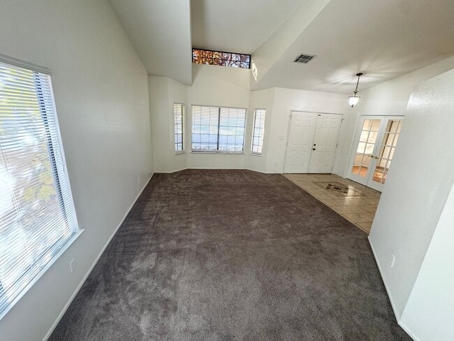 Building Photo - Beautiful West Palmdale Home