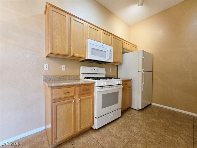 Building Photo - 3325 Cactus Shadow St