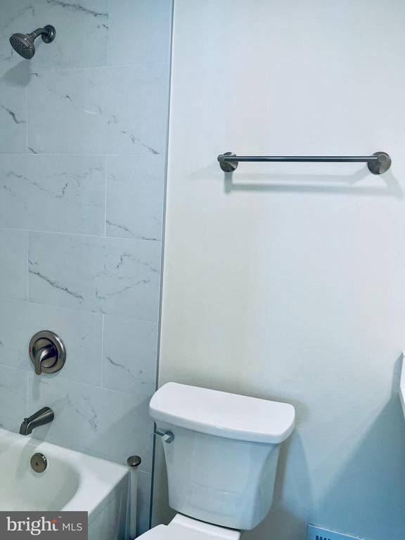 Building Photo - 32 Fendall Ave