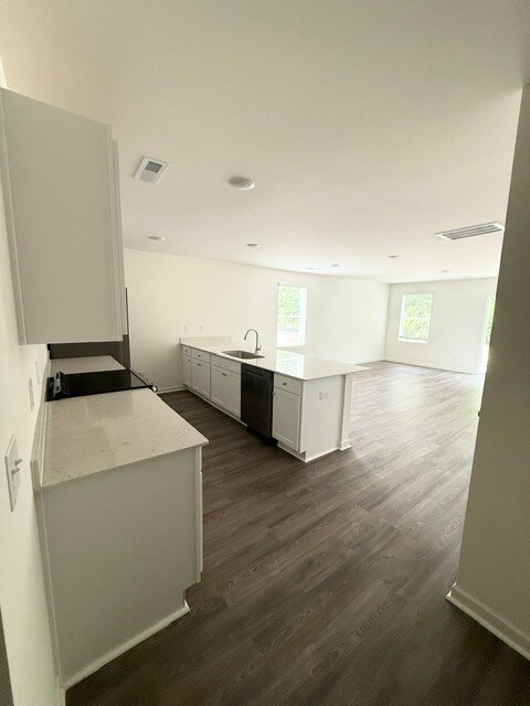 Building Photo - 2429 Brookville Dr