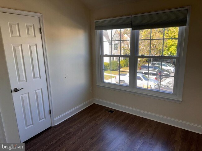 Building Photo - 14623 Devereaux Terrace