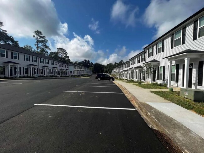 Building Photo - 2215 Del Carmel Way