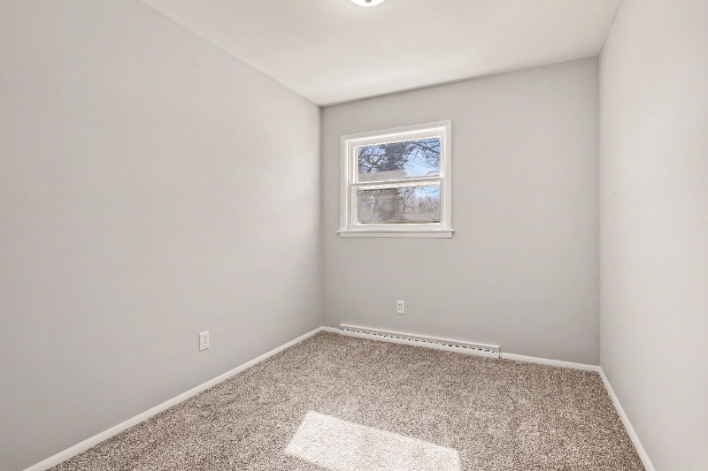 Building Photo - 10203 Shadowlane Ave