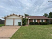 Building Photo - 4614 Trailwood Dr