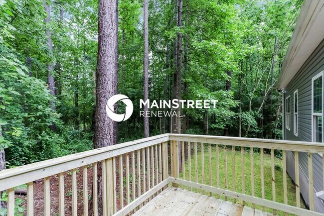 Building Photo - 4 Bedroom Pet-Friendly Home in Newnan, GA ...