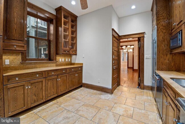 Building Photo - 1120 East Capitol St NE