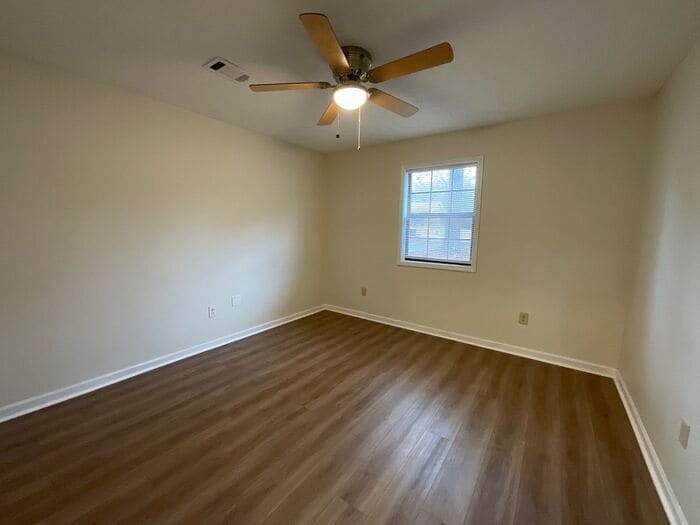 Building Photo - 255 Handley Ct