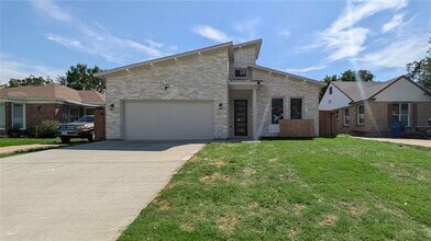 Building Photo - 7215 Thurston Dr