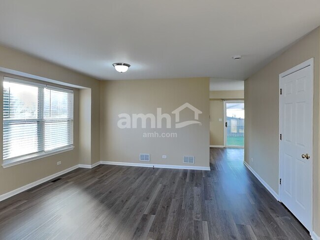 Building Photo - 2925 Shetland Ln