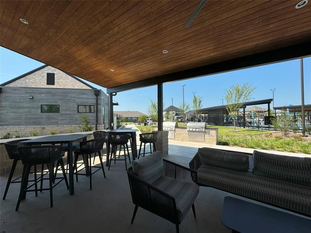 Building Photo - 3720 Canyon Dr
