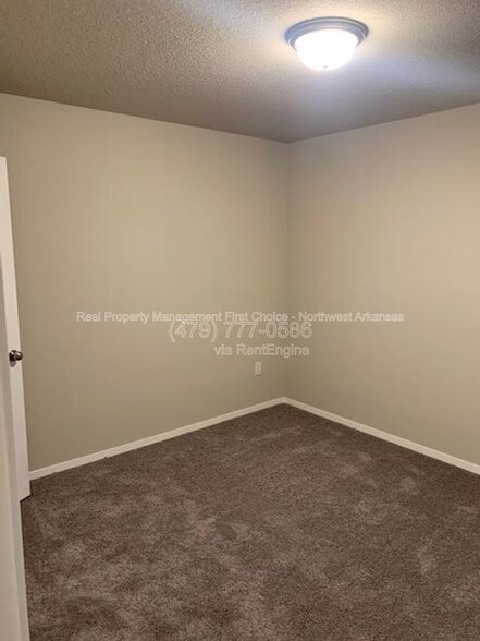 Building Photo - 4205 SW Lenox Ave