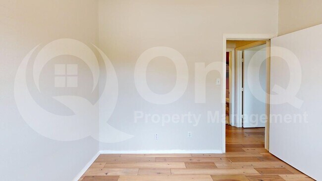 Building Photo - 114 Rio Grande Dr