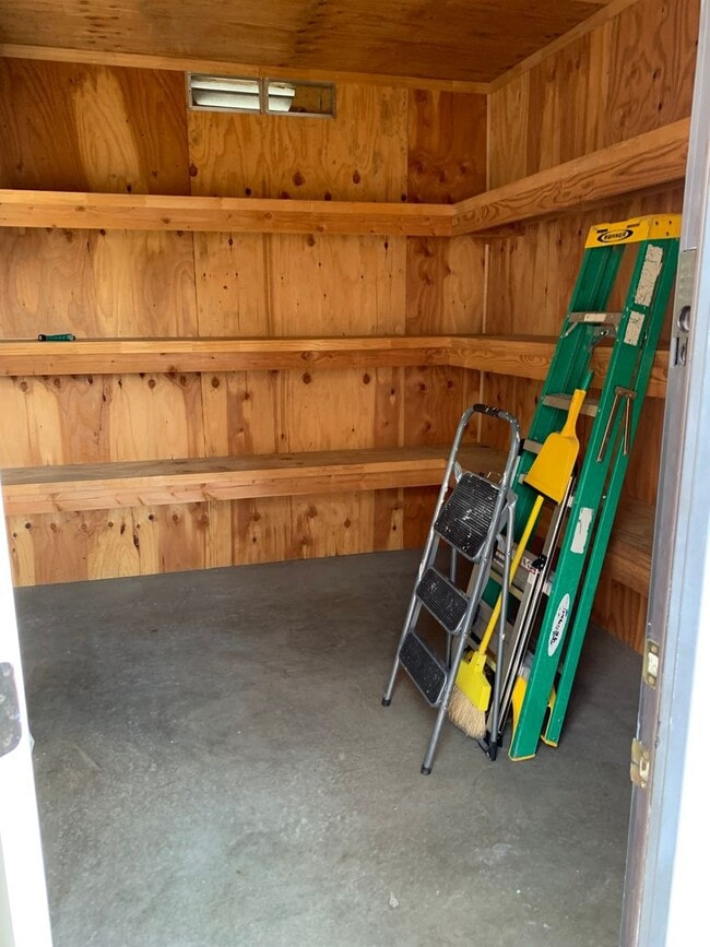 Building Photo - Stunning 4 bedroom, 2 Bath Tracy Home / Best Property Management