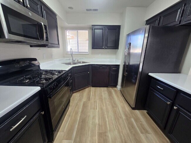 Building Photo - 6413 Sterling Springs Pkwy