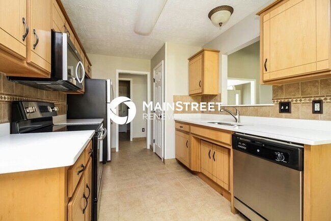 Building Photo - 3 Bedroom Pet-Friendly Home in La Vergne, TN with Main Street Renewal
