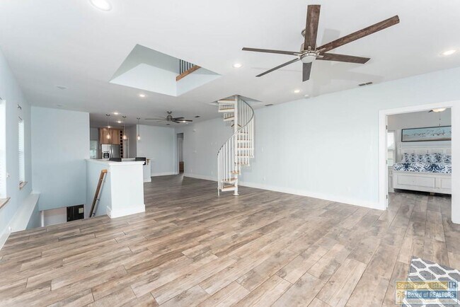 Building Photo - 133 Oleander Dr