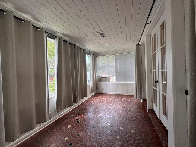 Building Photo - 125 Adalia Ave