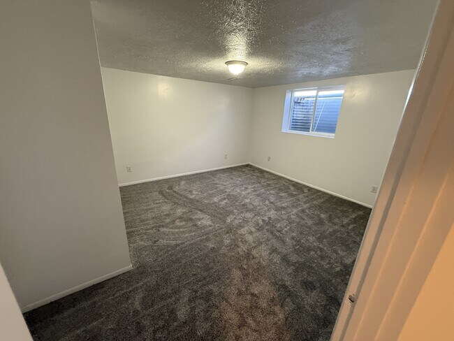 Building Photo - 4299 W Deno Dr