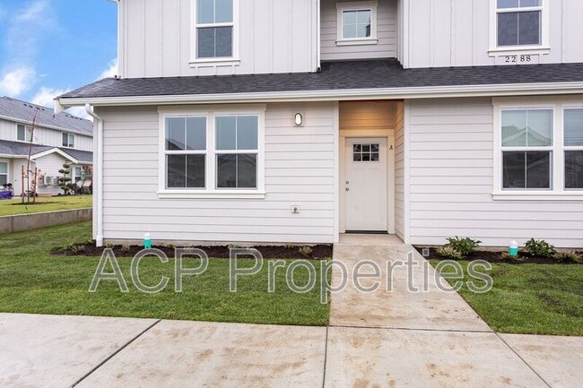 Building Photo - 2284 Brome St