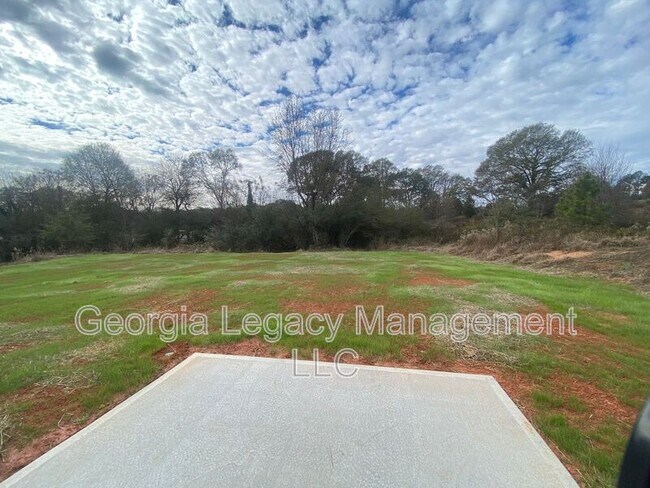 Building Photo - 2775 Dawkins Rd