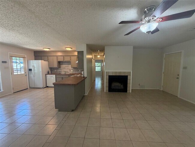 Building Photo - 11101 Oak Branch Dr
