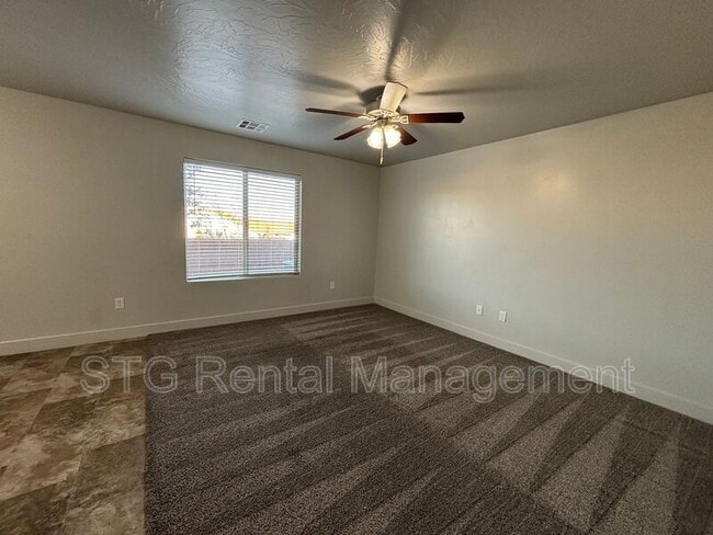 Building Photo - 3102 S Relic Ridge Dr