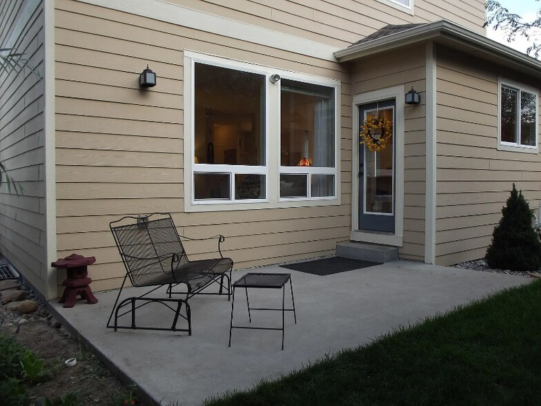 Building Photo - 2227 Milton Ln