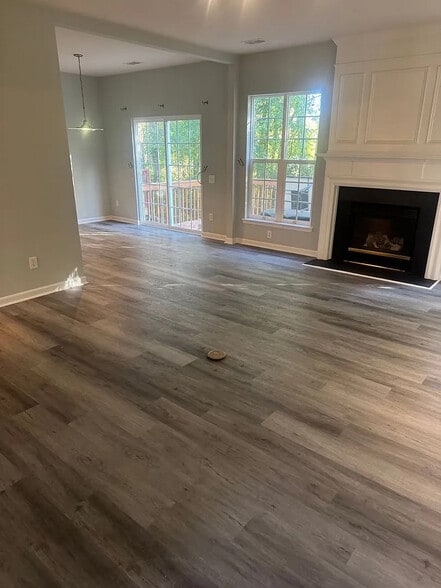 Building Photo - Room in Townhome on Dunford St