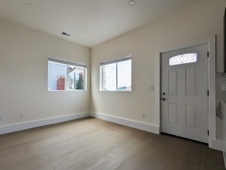 Building Photo - 339 Fremont Ave