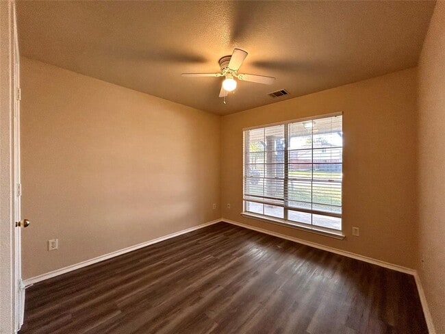 Building Photo - 1212 Sleepytime Trail