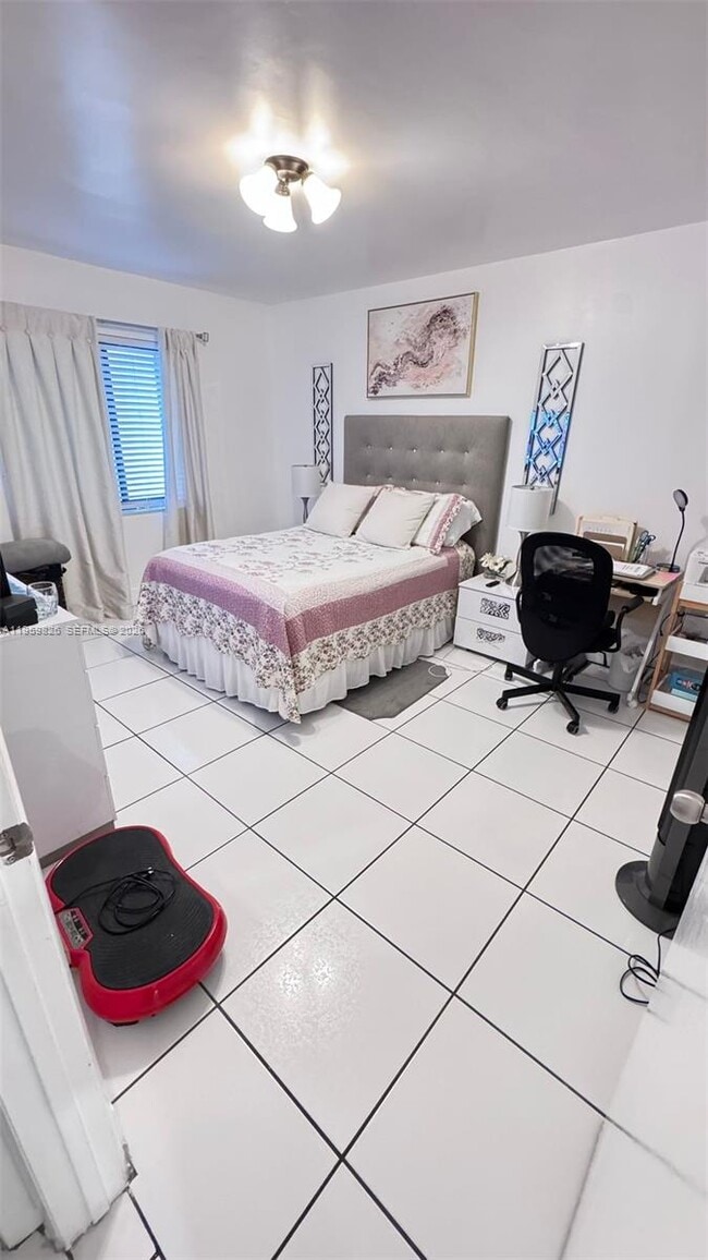 Building Photo - 9455 W Flagler St