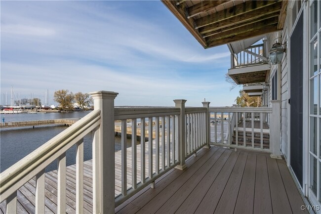 Building Photo - 207 General Smith Dr